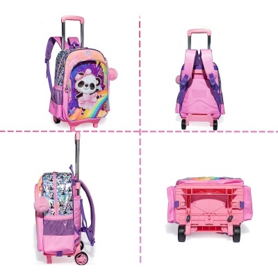 Mochila cor-de-rosa com carrinho e panda decorativo