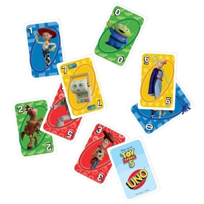 Cartas do jogo UNO Toy Story 5 com personagens coloridos em fundo branco