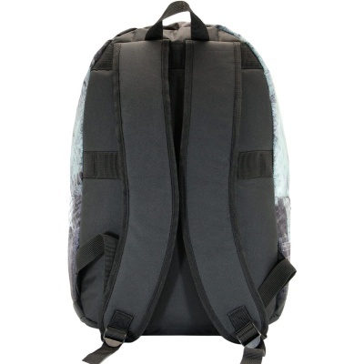 Mochila preta com padrão camuflado cinza vista de costas