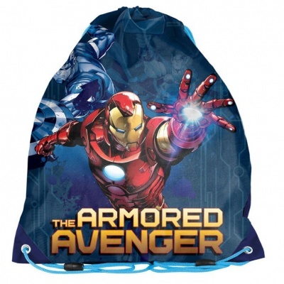 Mochila saco azul com Homem de Ferro e texto 'THE ARMORED AVENGER'