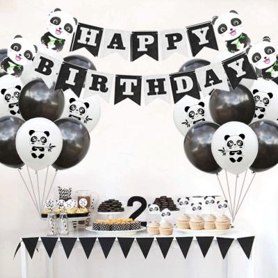 Decoração de festa de aniversário com tema panda em preto e branco