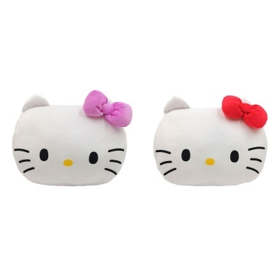Duas almofadas de peluche Hello Kitty com laços coloridos