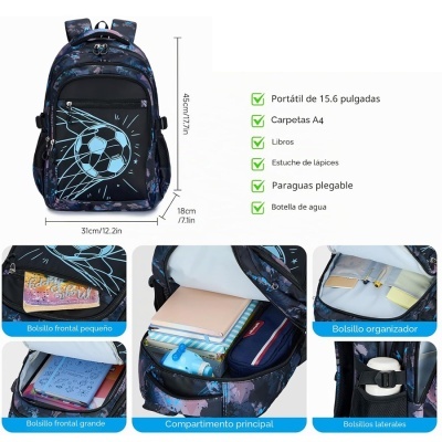Mochila preta com padrão azul e desenho de bola de futebol