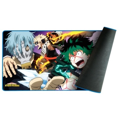 Tapete de rato com design do My Hero Academia com personagens animados em ação