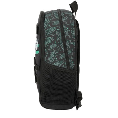 Mochila preta com padrão NERF em verde e bolsos laterais em rede preta