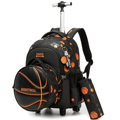 Mochila preta com padrão de bolas de basquetebol laranja e compartimento em forma de bola de basquetebol