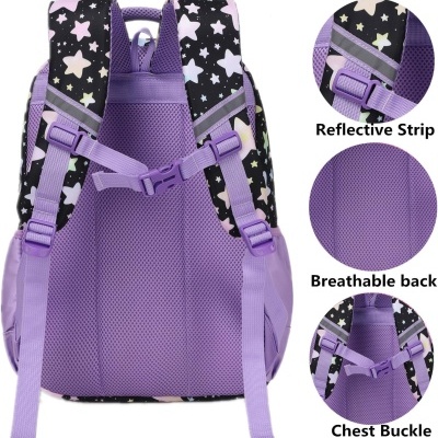 Mochila roxa com estrelas e fivela peitoral