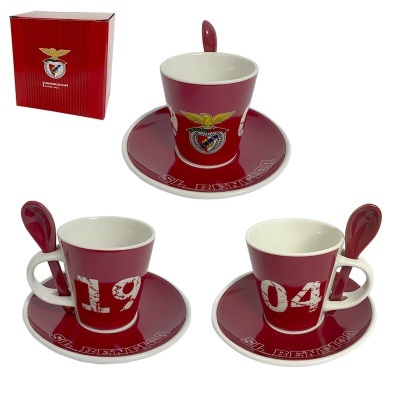 Conjunto de chávenas com pires, colher e caixa com brasão do SL Benfica