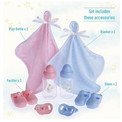 Conjunto de acessórios para bebé com cobertores, biberões, chuchas e sapatos em rosa e azul