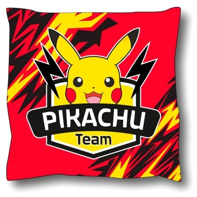 Almofada vermelha com personagem Pikachu e texto PIKACHU Team