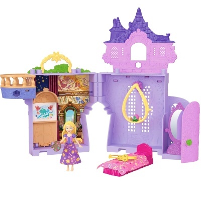 Castelo de brinquedo lilás com boneca e cama rosa