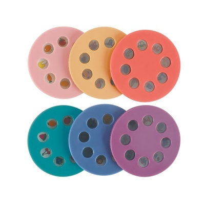 Seis discos coloridos com pequenos círculos espelhados