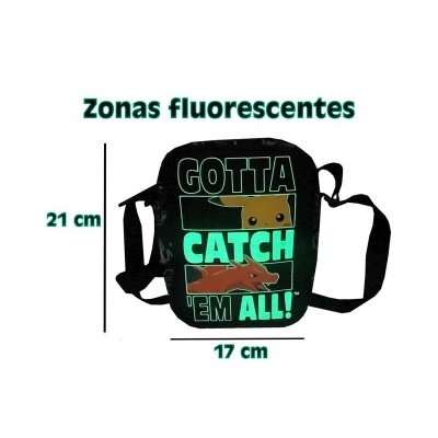 Mala tiracolo preta com estampado fluorescente e texto GOTTA CATCH 'EM ALL