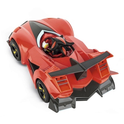 Carrinho de brinquedo vermelho com personagem negro sentado