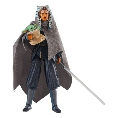 Figura de ação com boneco verde e espada em fundo branco