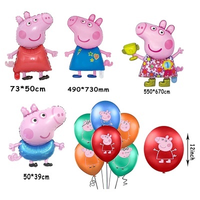 Balões decorativos de personagens de porco rosa em várias cores e tamanhos com balões redondos coloridos e desenhos do porquinho.