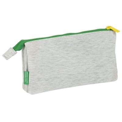 Estojo cinzento claro com fecho verde e amarelo e etiqueta verde