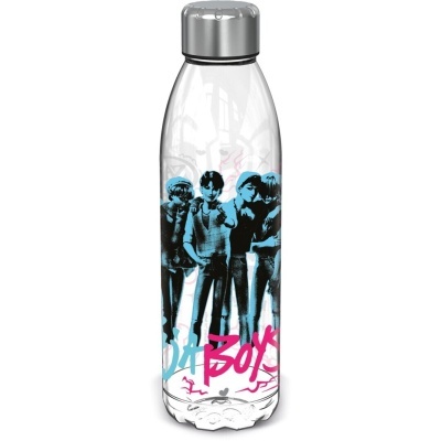 Garrafa de água decorativa com imagem de rapazes e texto BOYS