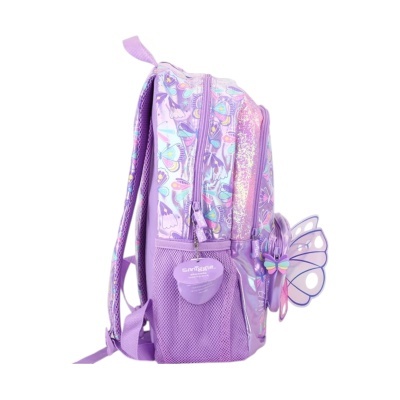 Mochila infantil lilás com padrão colorido, bolsos de rede e decoração de borboleta