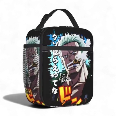 Mala preta com personagem de anime e texto japonês