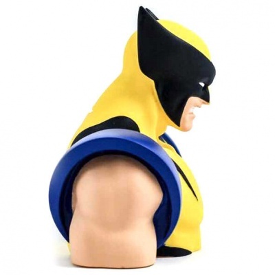 Busto do Wolverine com máscara preta e traje amarelo e preto