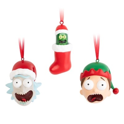 Ornamentos de Natal Rick e Morty com chapéus e meia vermelhos e verdes