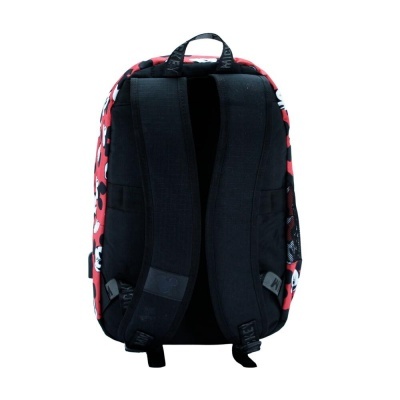 mochila com alças acolchoadas pretas e padrão vermelho com branco e preto