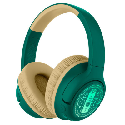 Auriculares over-ear verde e bege com detalhes luminosos num dos lados