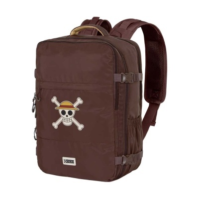 Mochila castanha com logo de caveira e chapéu de palha