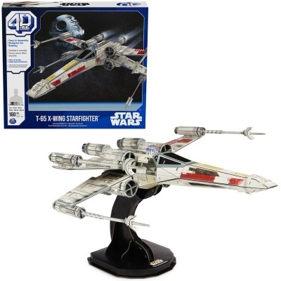 Modelo de papel do X-Wing Starfighter com embalagem ao fundo
