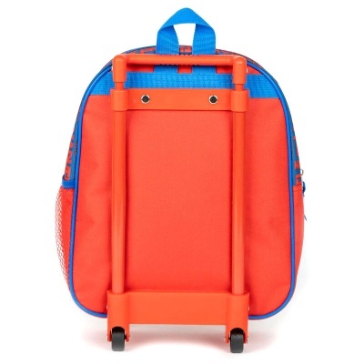 Mochila de carrinho azul e vermelho com estrutura laranja e rodas