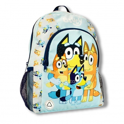 Mochila azul com personagens da série Bluey desenhados