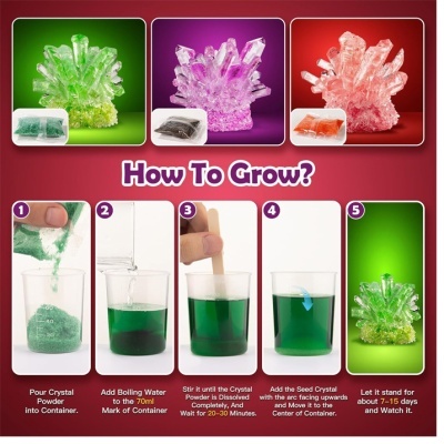 Cristais coloridos e instruções passo a passo para crescer cristais em copo transparente
