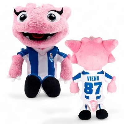 Pelúcia rosa com camisola do FC Porto e texto VIENA 87