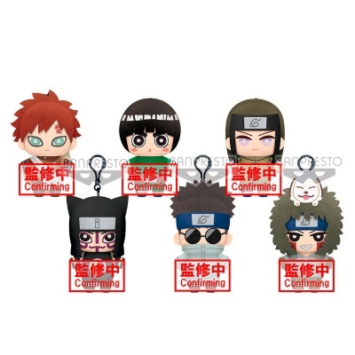 Bonecos chaveiros de personagens do anime Naruto em fundo branco