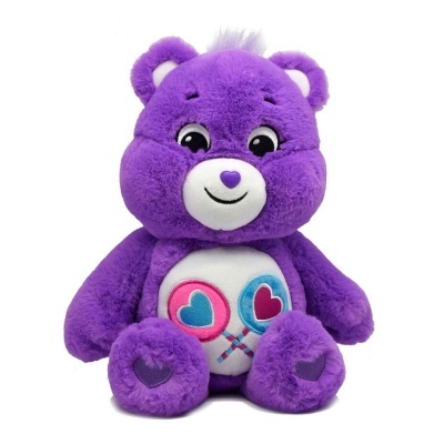Ursinho de peluche roxo com nariz em forma de coração e desenho de pirulitos na barriga
