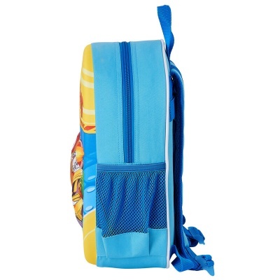 Mochila infantil azul vista de lado com bolso em rede