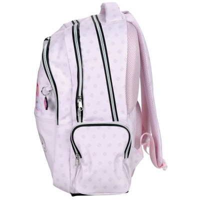 Mochila rosa clara com padrão repetido e vários compartimentos