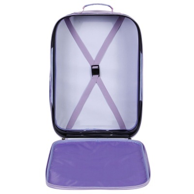 Mala de viagem rígida lilás aberta mostrando interior com cintas elásticas