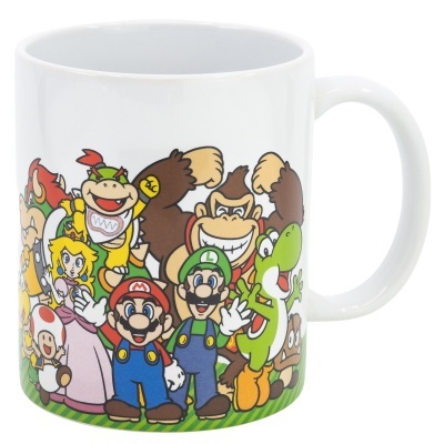 Caneca branca com personagens do Super Mario coloridos