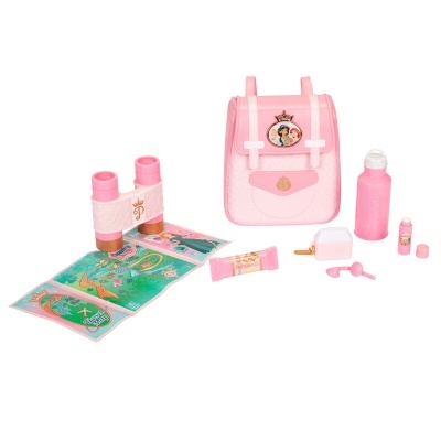 Conjunto de brinquedo com mochila rosa, binóculos, mapa e acessórios em fundo branco