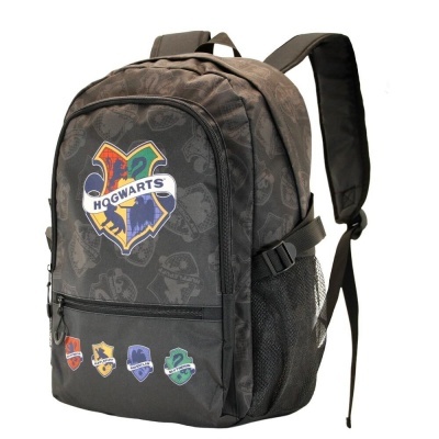 Mochila preta com brasão colorido Hogwarts e 4 brasões menores na frente, alças acolchoadas.
