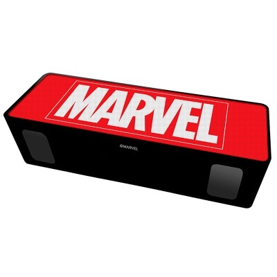 Coluna de som portátil preta e vermelha com logótipo MARVEL em branco