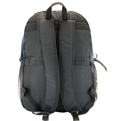 Mochila preta com alças almofadadas vista de costas