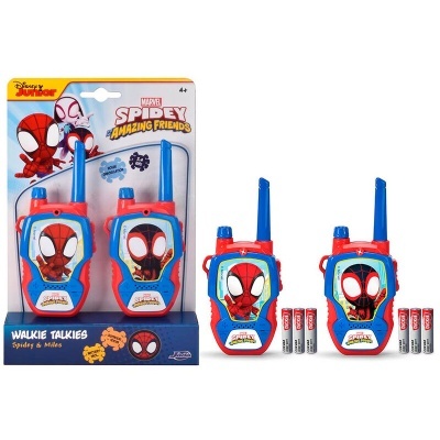 Walkie talkies Disney Junior Spidey Amazing Friends em azul e vermelho com imagens do Homem-Aranha e pilhas AA fora da embalagem