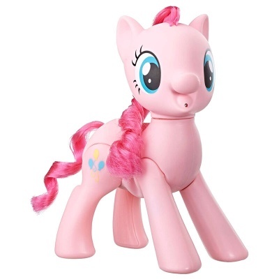 Boneca de cavalo cor-de-rosa com crina rosada encaracolada e olhos azuis grandes
