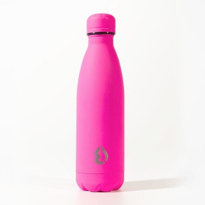 Garrafa de água rosa reutilizável com tampa rosqueável e logótipo prateado