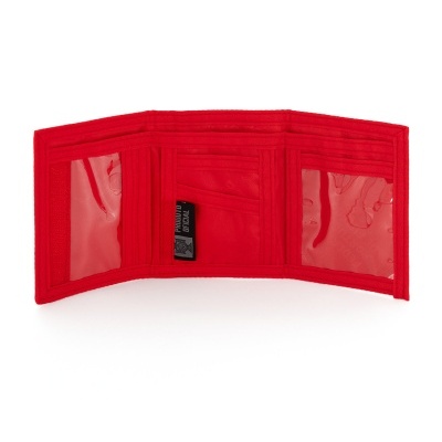 Carteira de tecido vermelho aberta com compartimentos transparentes