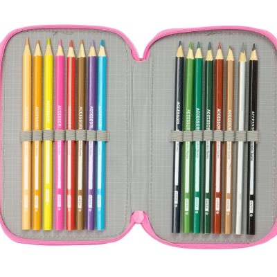 Estojo aberto com lápis de cor de várias cores dentro
