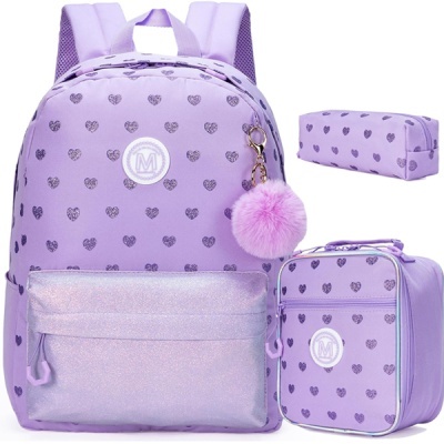 Conjunto escolar lilás com mochila, estojo e lancheira com corações roxos e chaveiro pompom